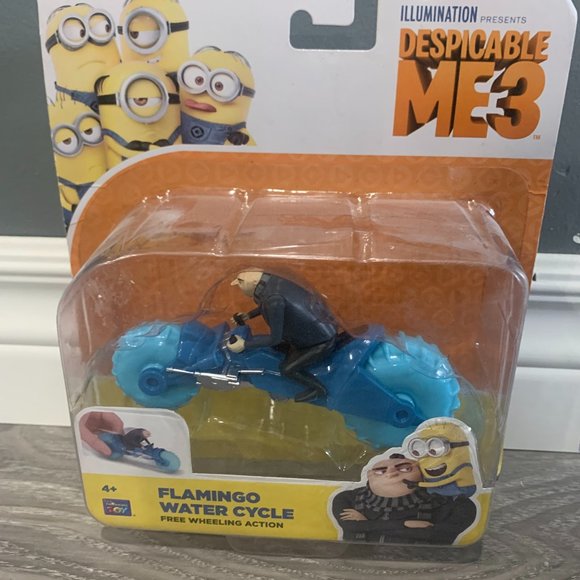 Despicable Me 3 Universal Flamingo Water Cycle - Picture 2 of 4